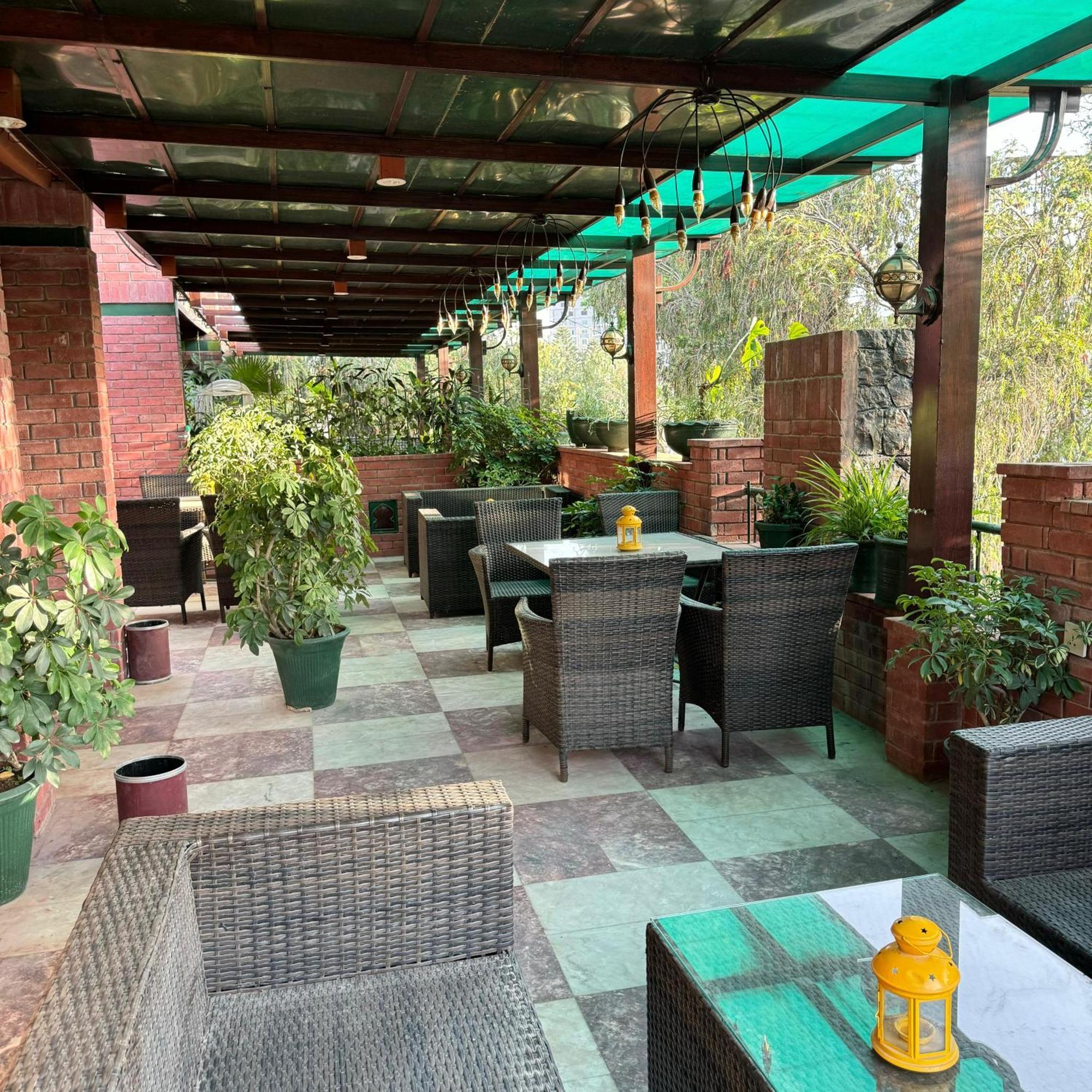 Greenlux Residency Rawalpindi Ngoại thất bức ảnh