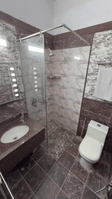 Greenlux Residency Rawalpindi Phòng bức ảnh