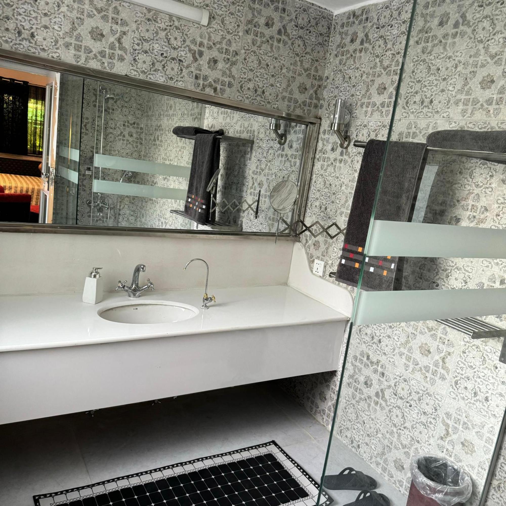 Greenlux Residency Rawalpindi Ngoại thất bức ảnh
